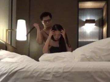 Nhân Viên Xinh Địt Người Yêu Ở Khách Sạn Nhân Viên Xinh Địt Người Yêu Ở Khách Sạn
