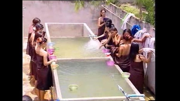 An Ủi Bạn Thân Trên Giường Đầy Khoái Cảm