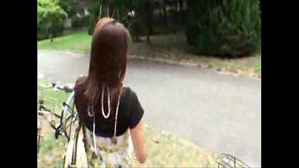 Gái Xinh Lạc Lối Chịch Tập Thể Với Chủ Trại